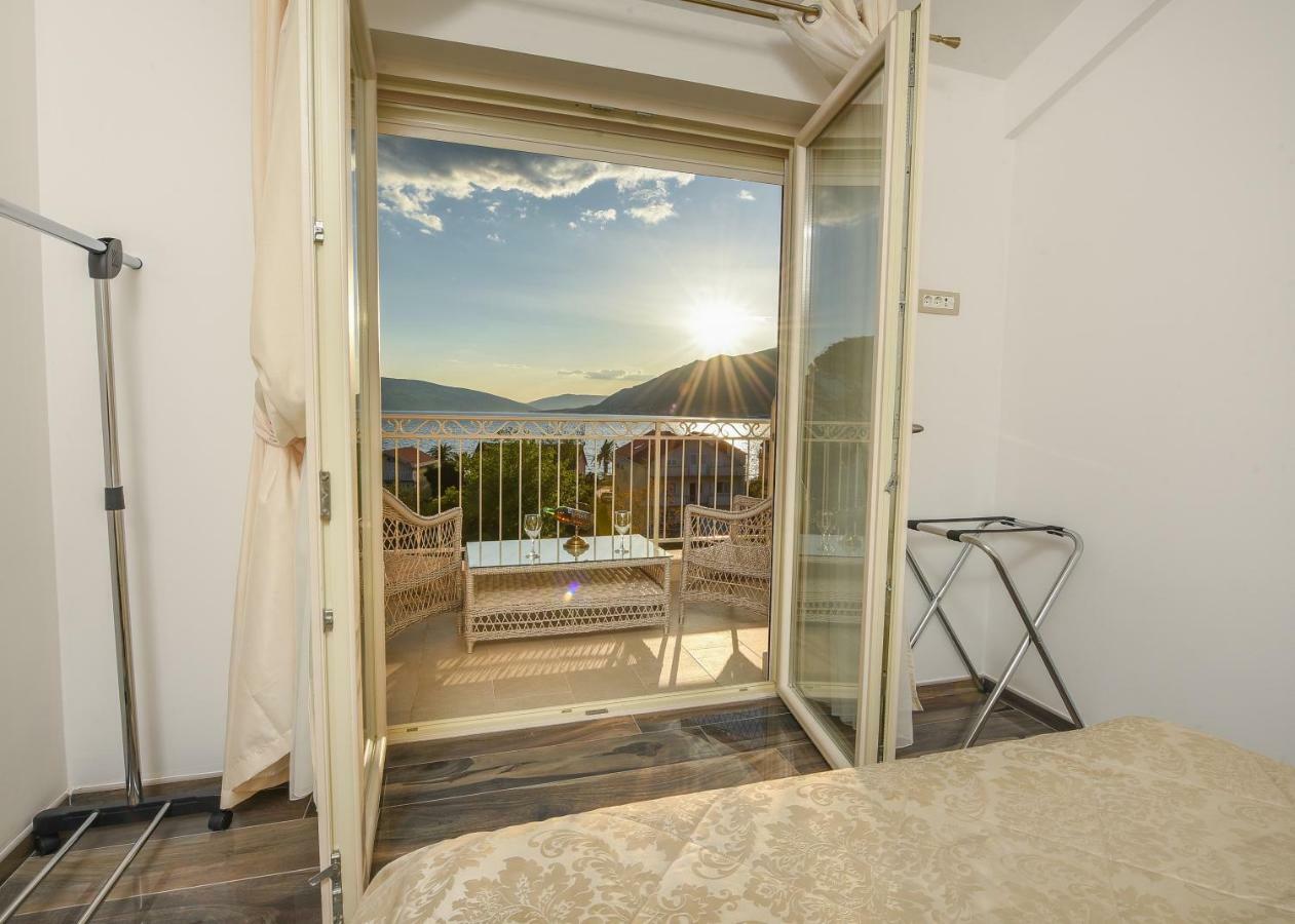 Sea Point Apart Hotel Tivat Exterior foto